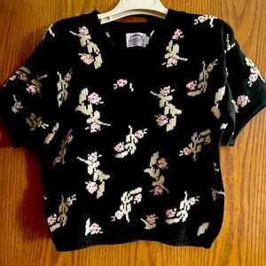 Cambridge woman’s short sleeve sweater